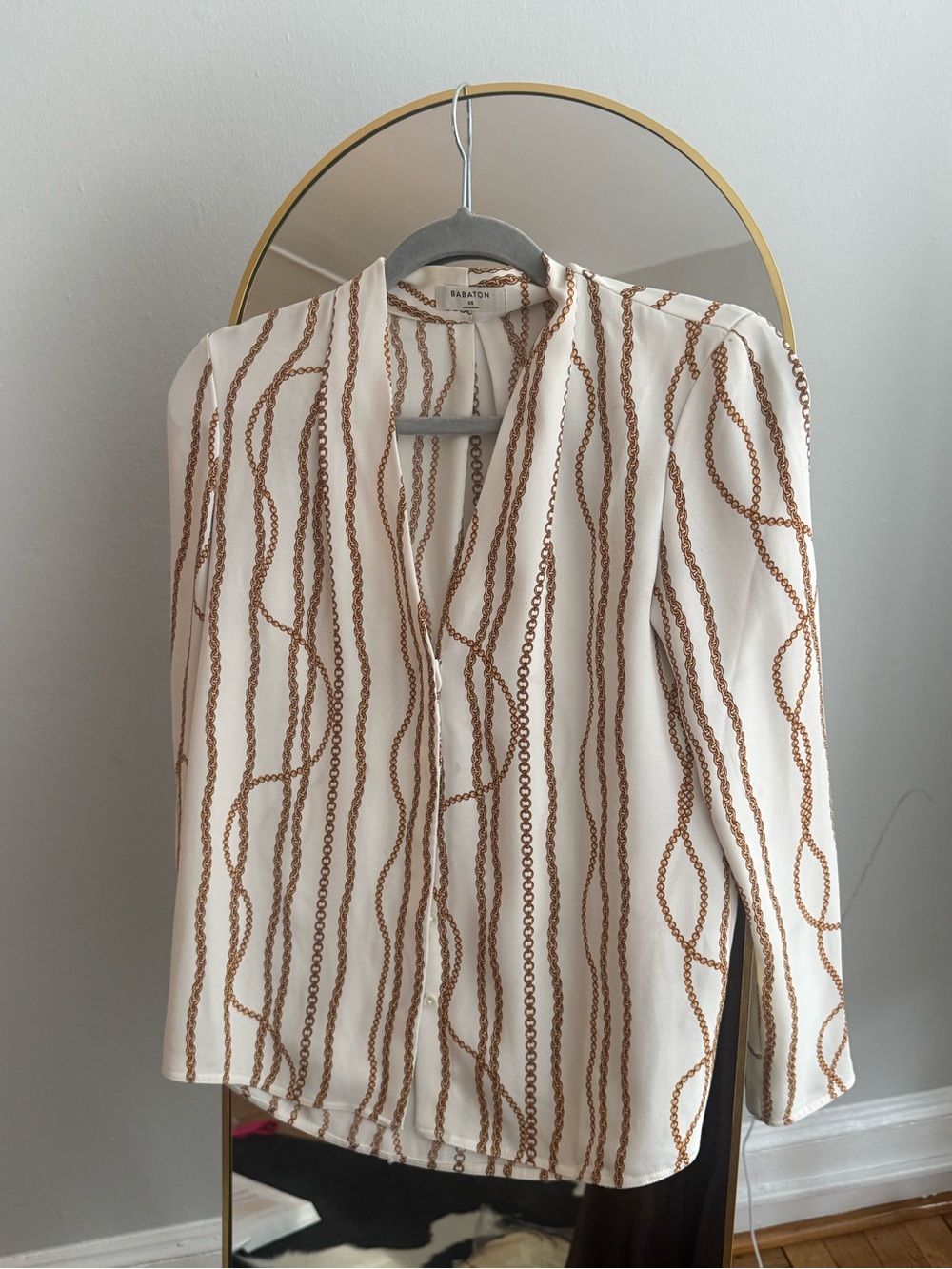Aritzia Chain-Print V-Neck Blouse - White/Gold